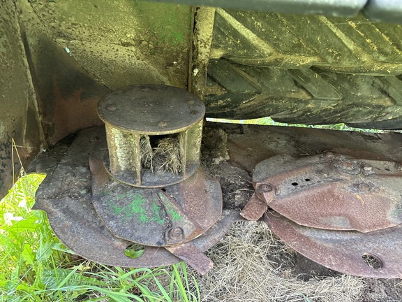 Used 2000 John Deere 925 Mower Conditioners at Koenig Equipment in Oxford, OH - Photo14
