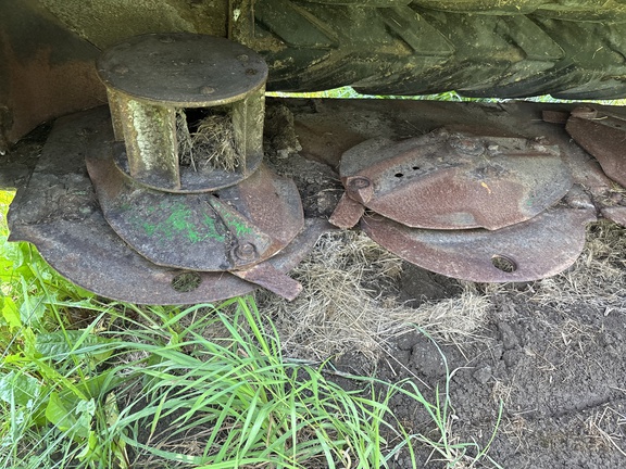 Used 2000 John Deere 925 Mower Conditioners at Koenig Equipment in Oxford, OH - Photo15