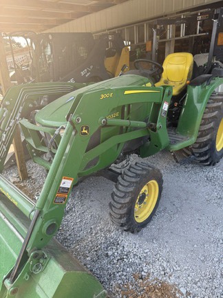 Photo of 2022 John Deere 3032E