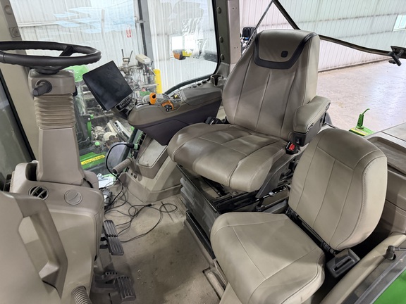 2025 John Deere 8R 410 - Photo8