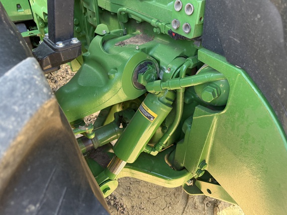 2025 John Deere 8R 410 - Photo13