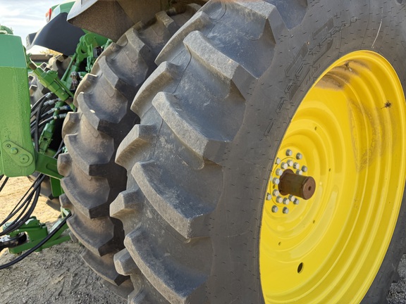 2025 John Deere 8R 410 - Photo15