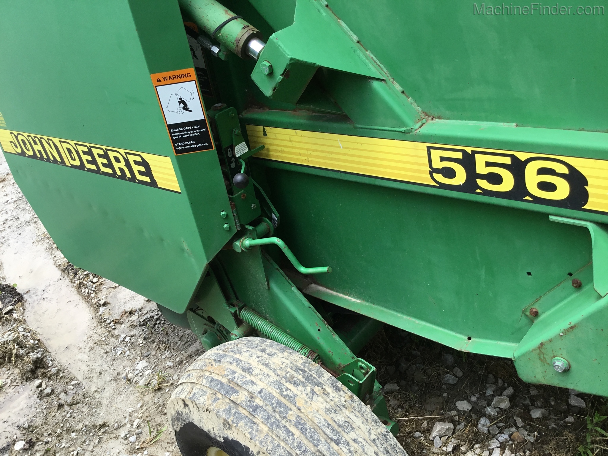 1997 John Deere 556 Image 7
