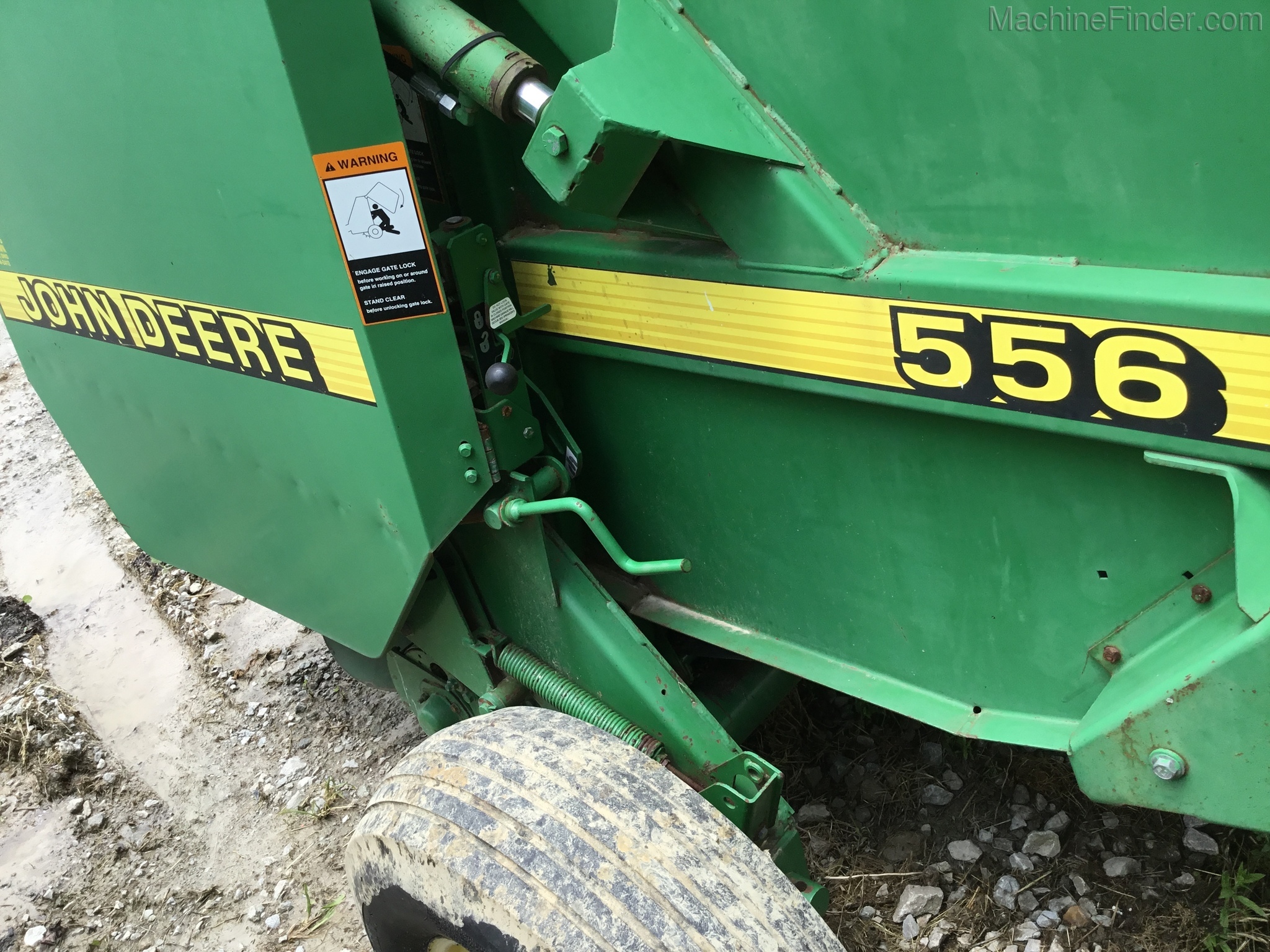 1997 John Deere 556 Image 8