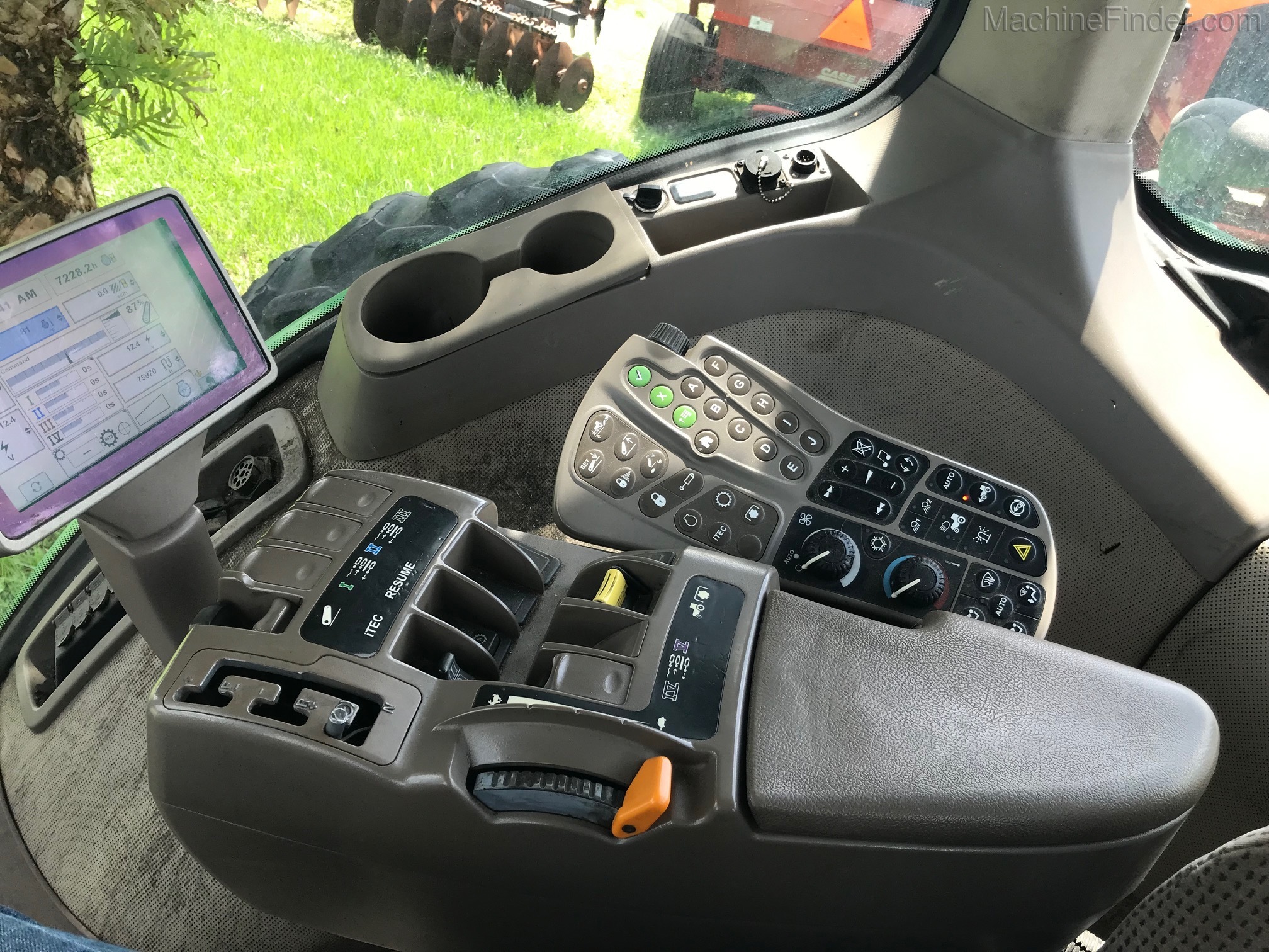 2011 John Deere 8285R Image 8