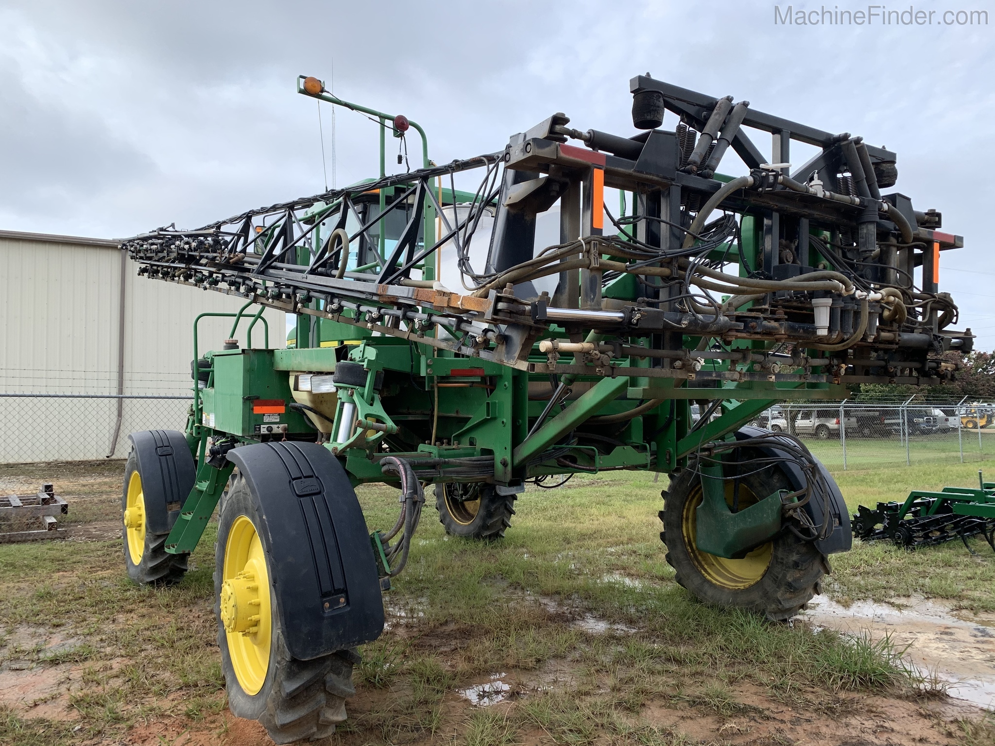 2002 John Deere 4700 Image 3