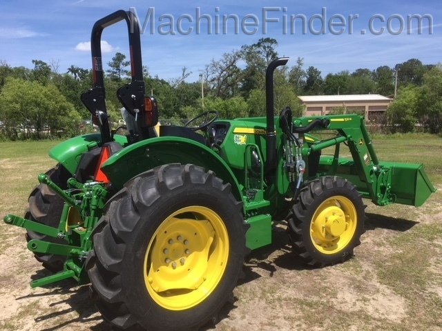 2020 John Deere 5075E w/ Loader Image 3