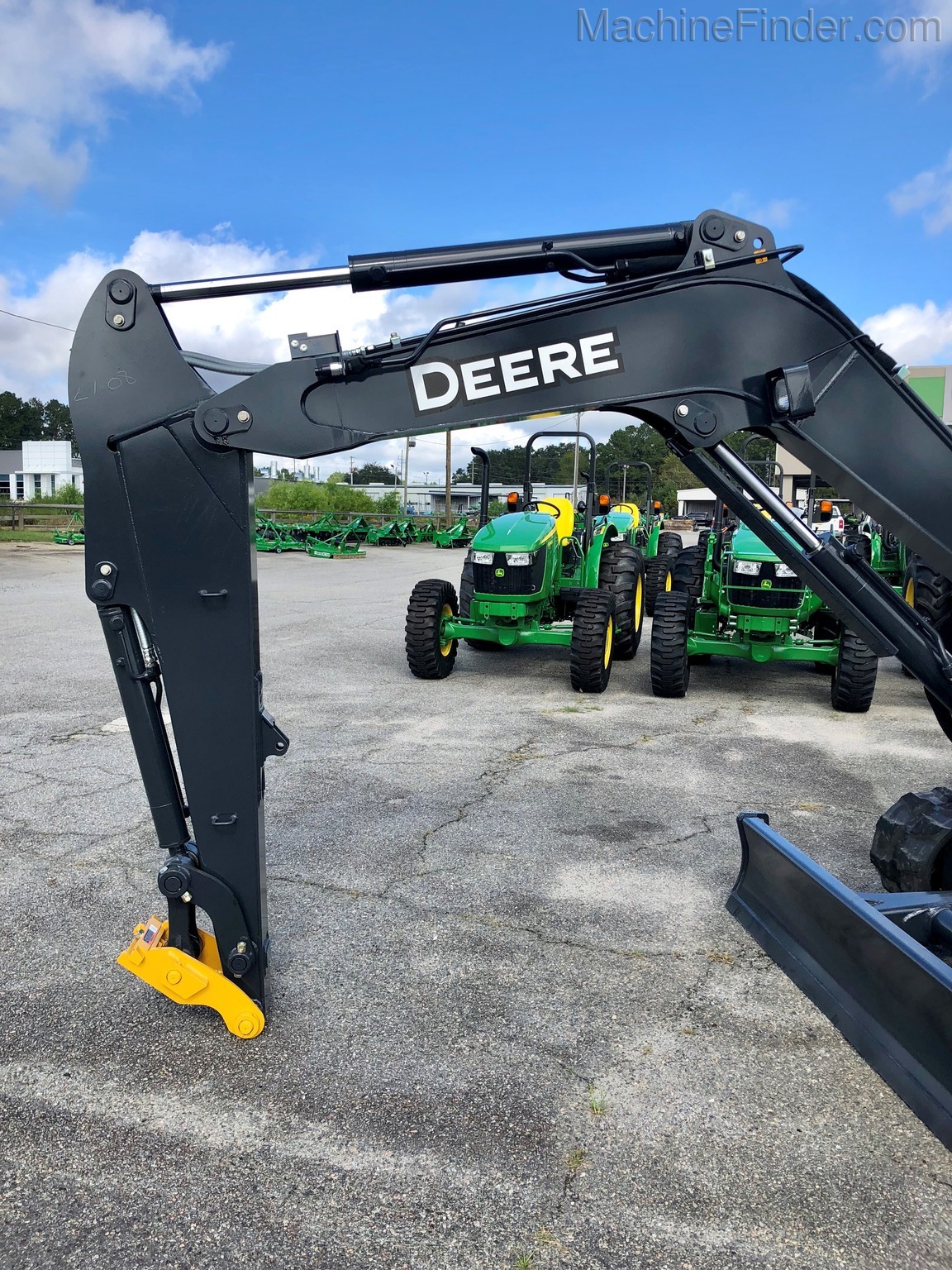 2020 John Deere 60G CAB Image 3