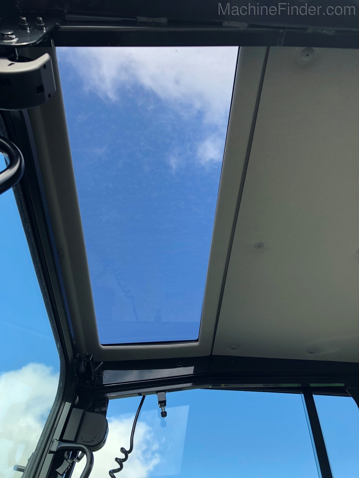 2020 John Deere 60G CAB Image 7