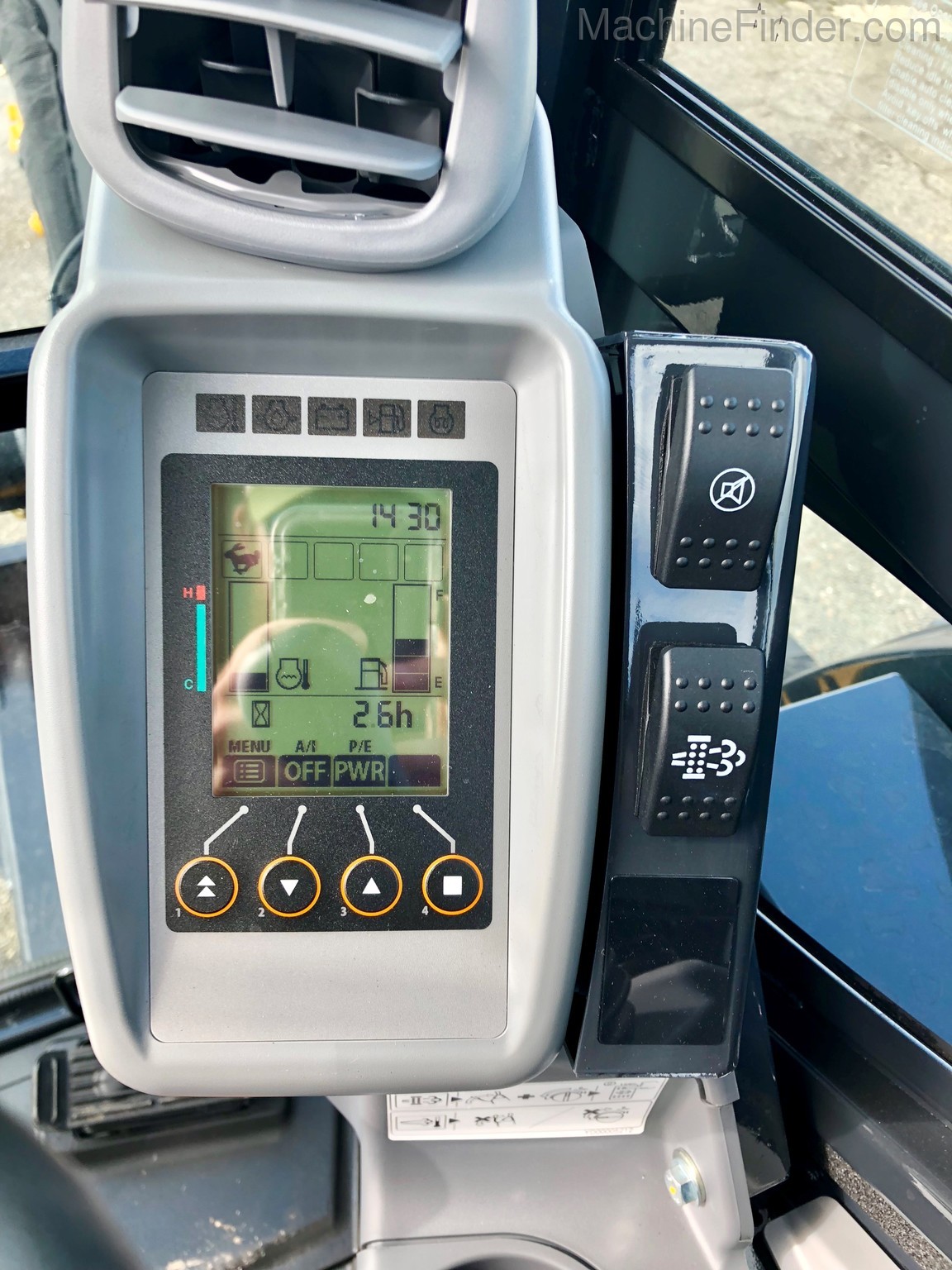 2020 John Deere 60G CAB Image 8