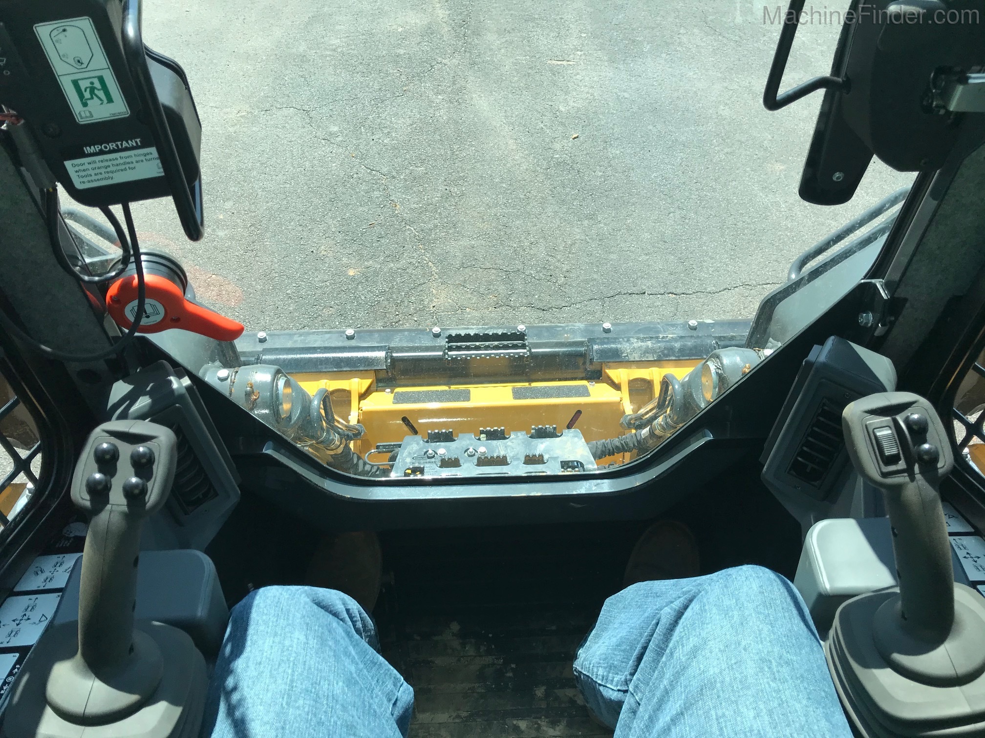 2020 John Deere 333G Image 10