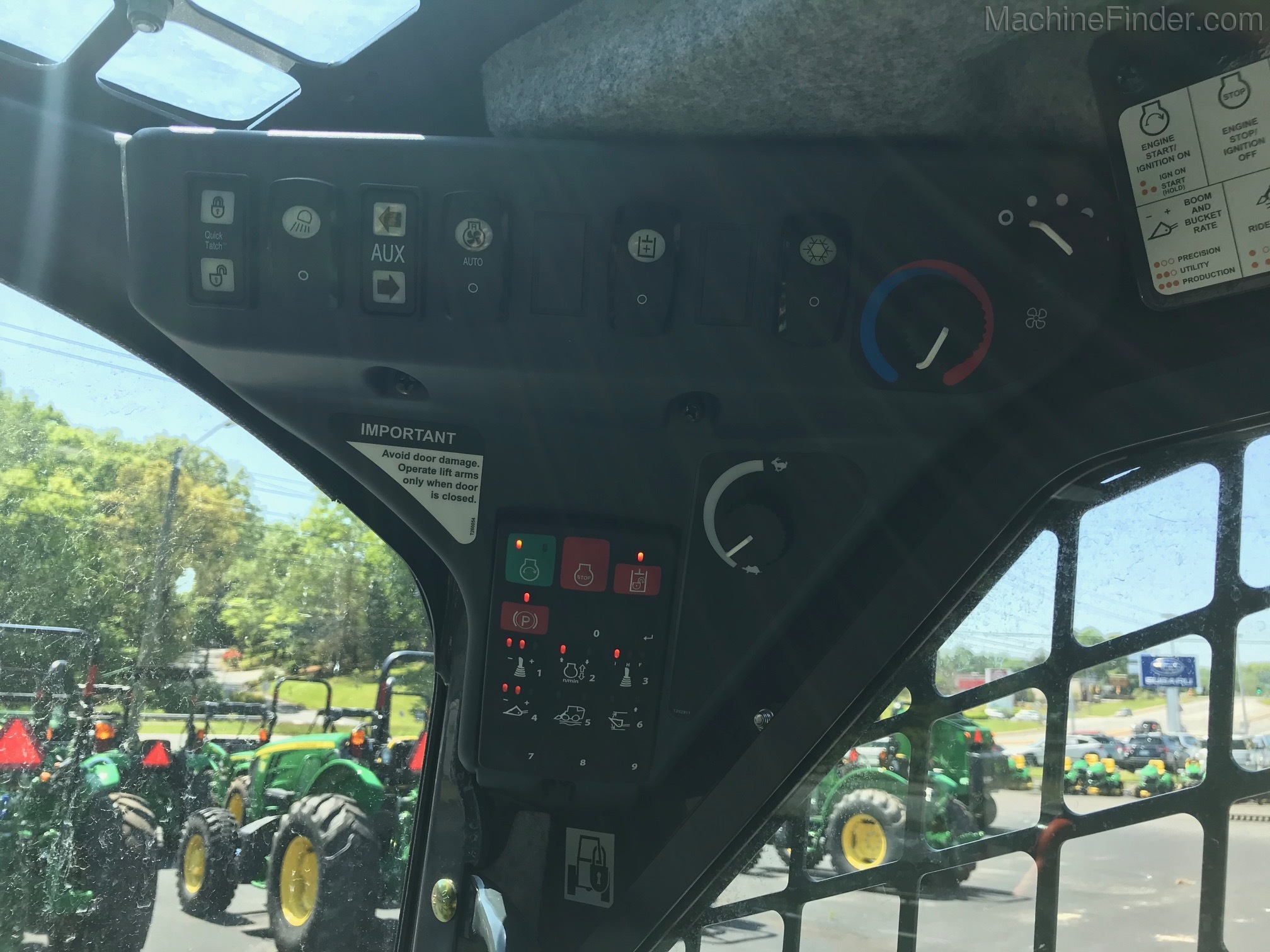 2020 John Deere 333G Image 8
