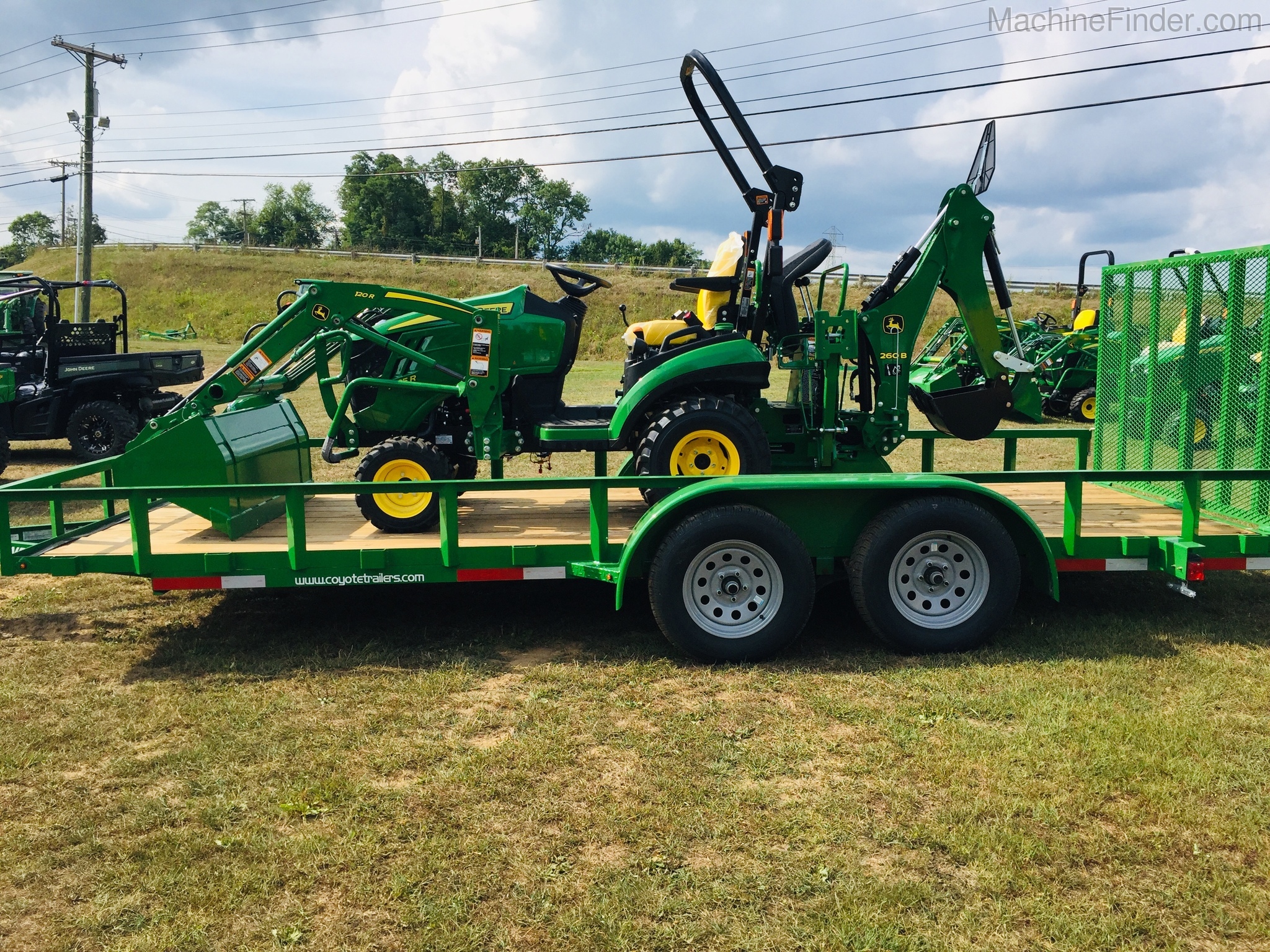 2020 John Deere 1025R Image 1