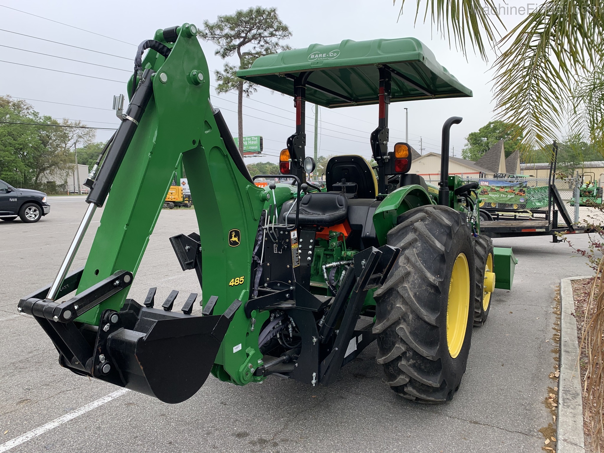 2020 John Deere 5045E Image 5