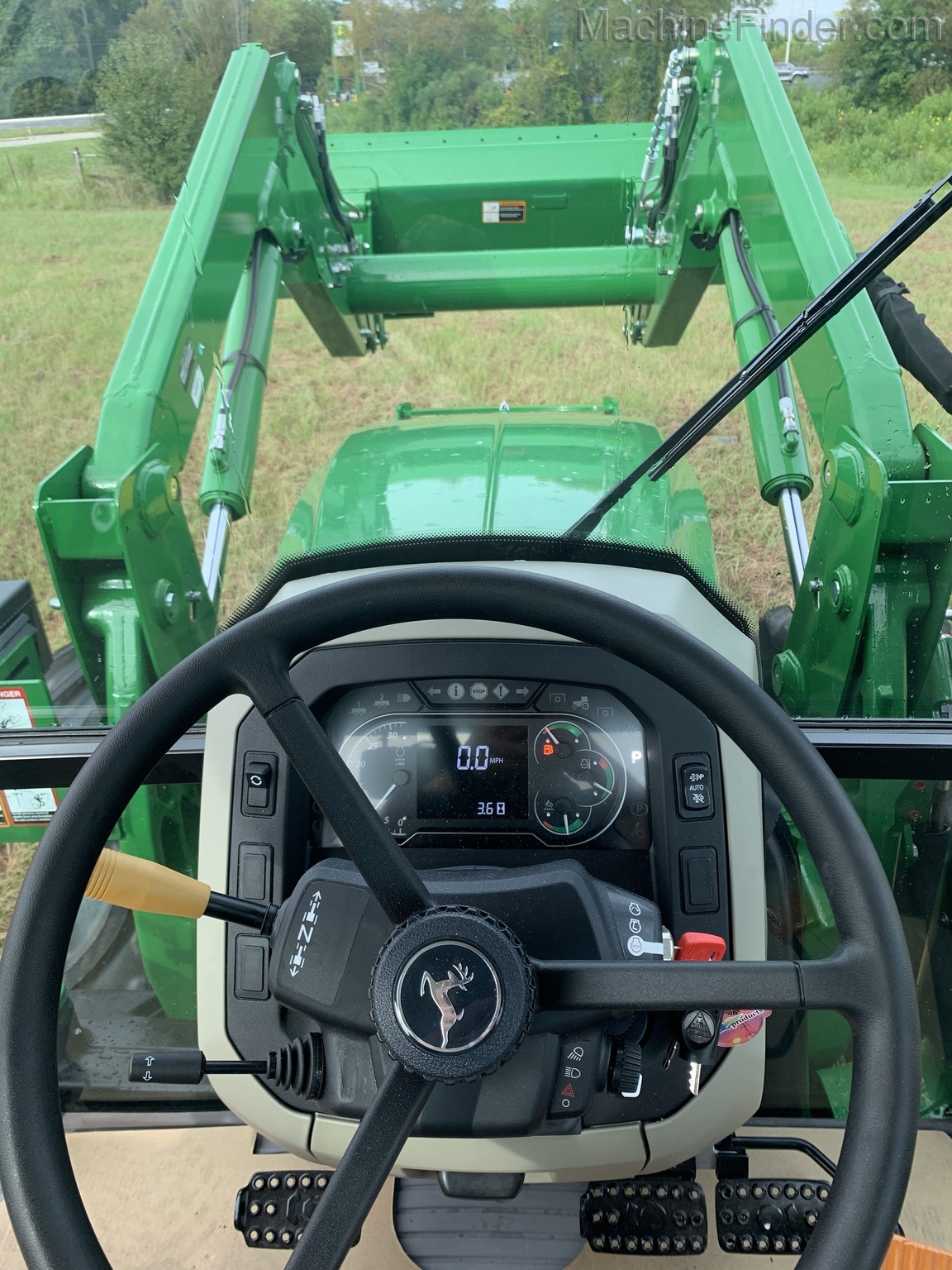 2020 John Deere 5100M Image 11