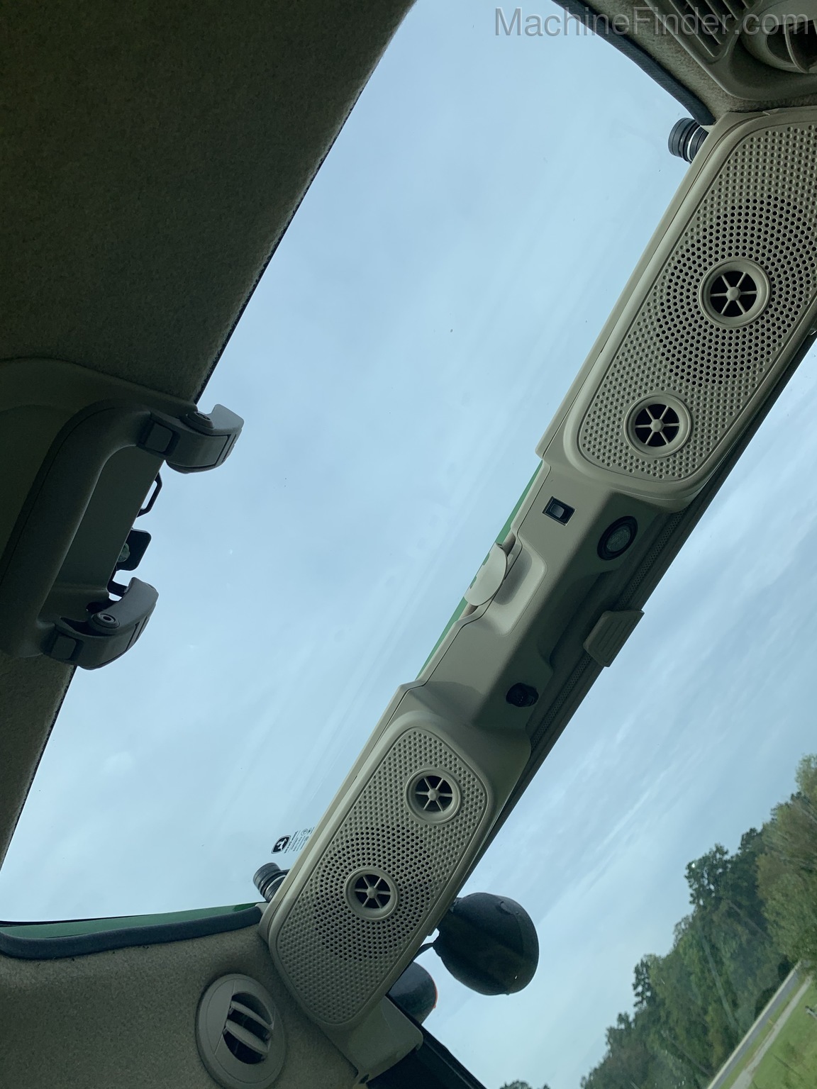 2020 John Deere 5100M Image 9