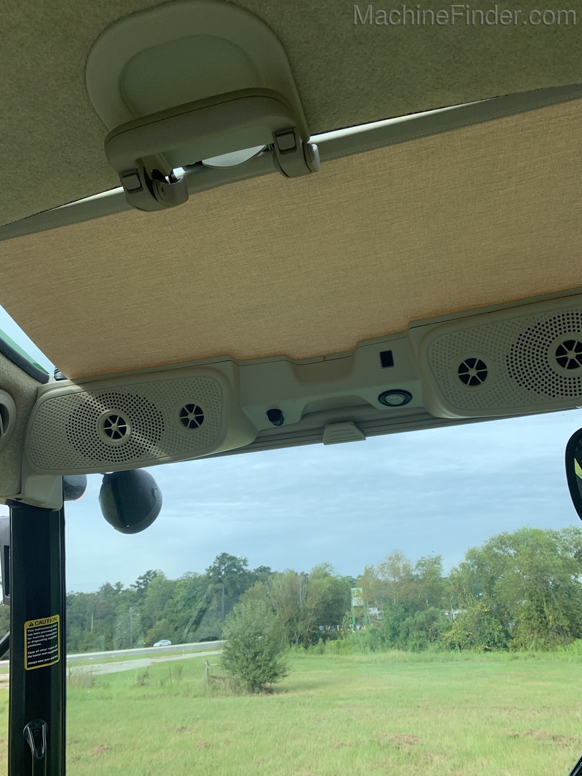 2020 John Deere 5100M Image 10