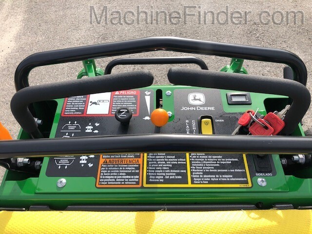 2020 John Deere 652R Image 10