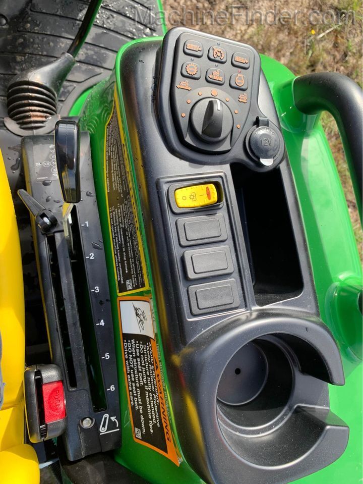2020 John Deere 3039R Image 10