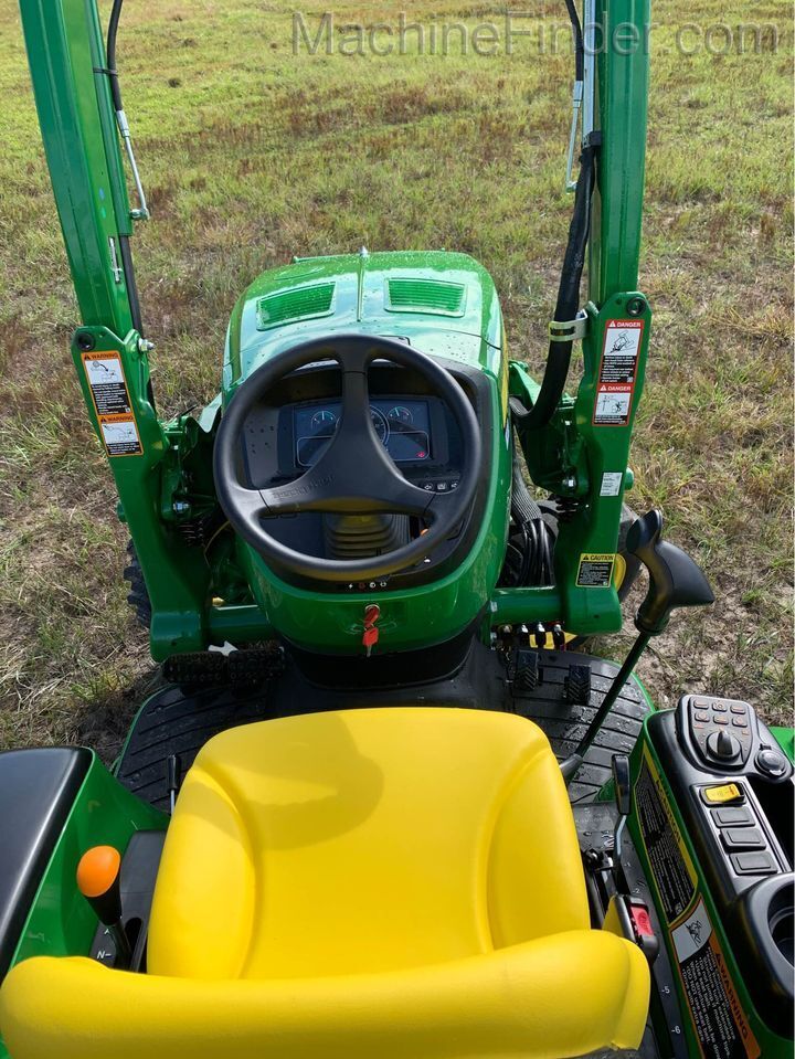 2020 John Deere 3039R Image 11