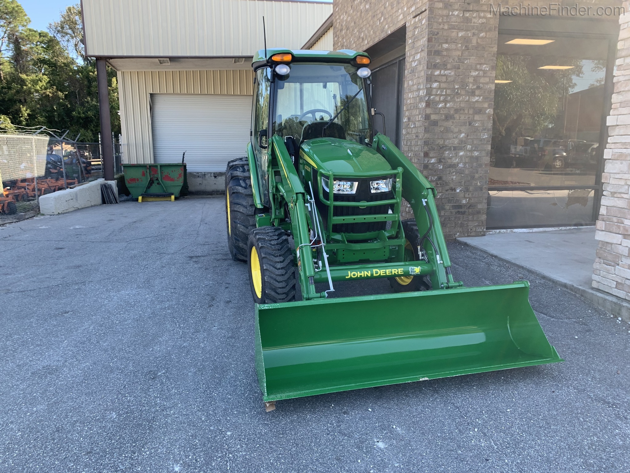 2020 John Deere 4052R Image 3