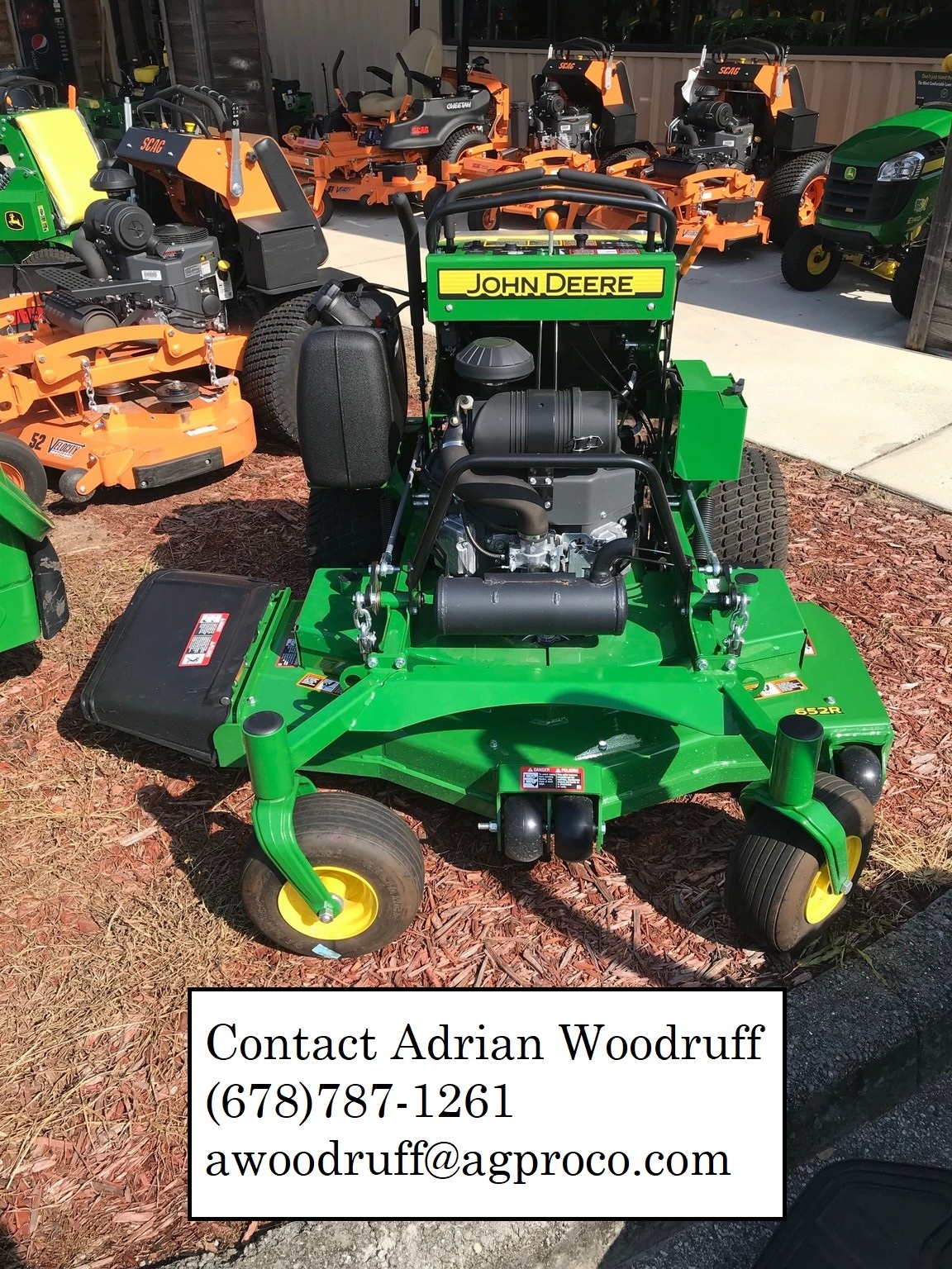 2023 John Deere 652R Image 2