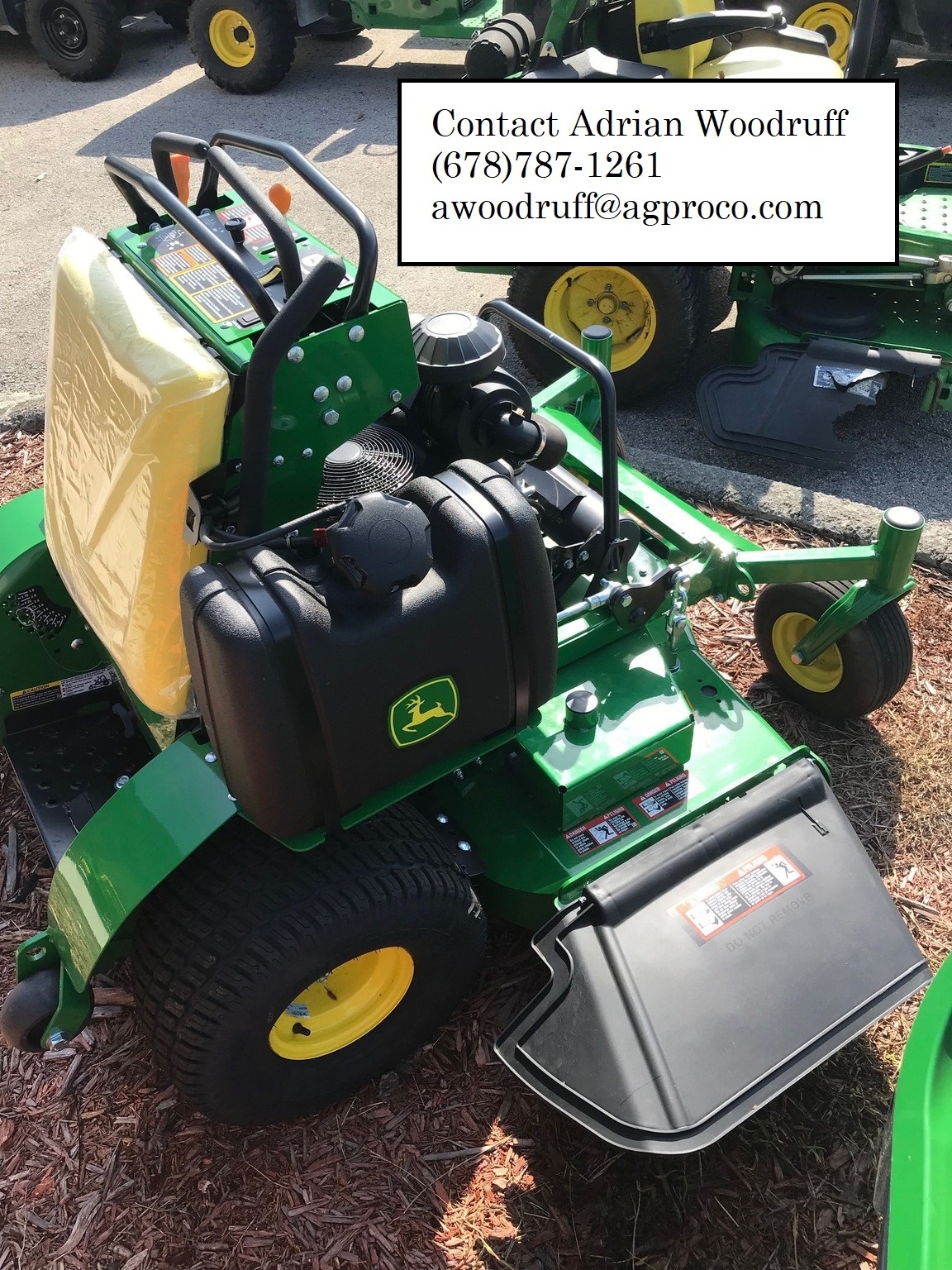 2023 John Deere 652R Image 3