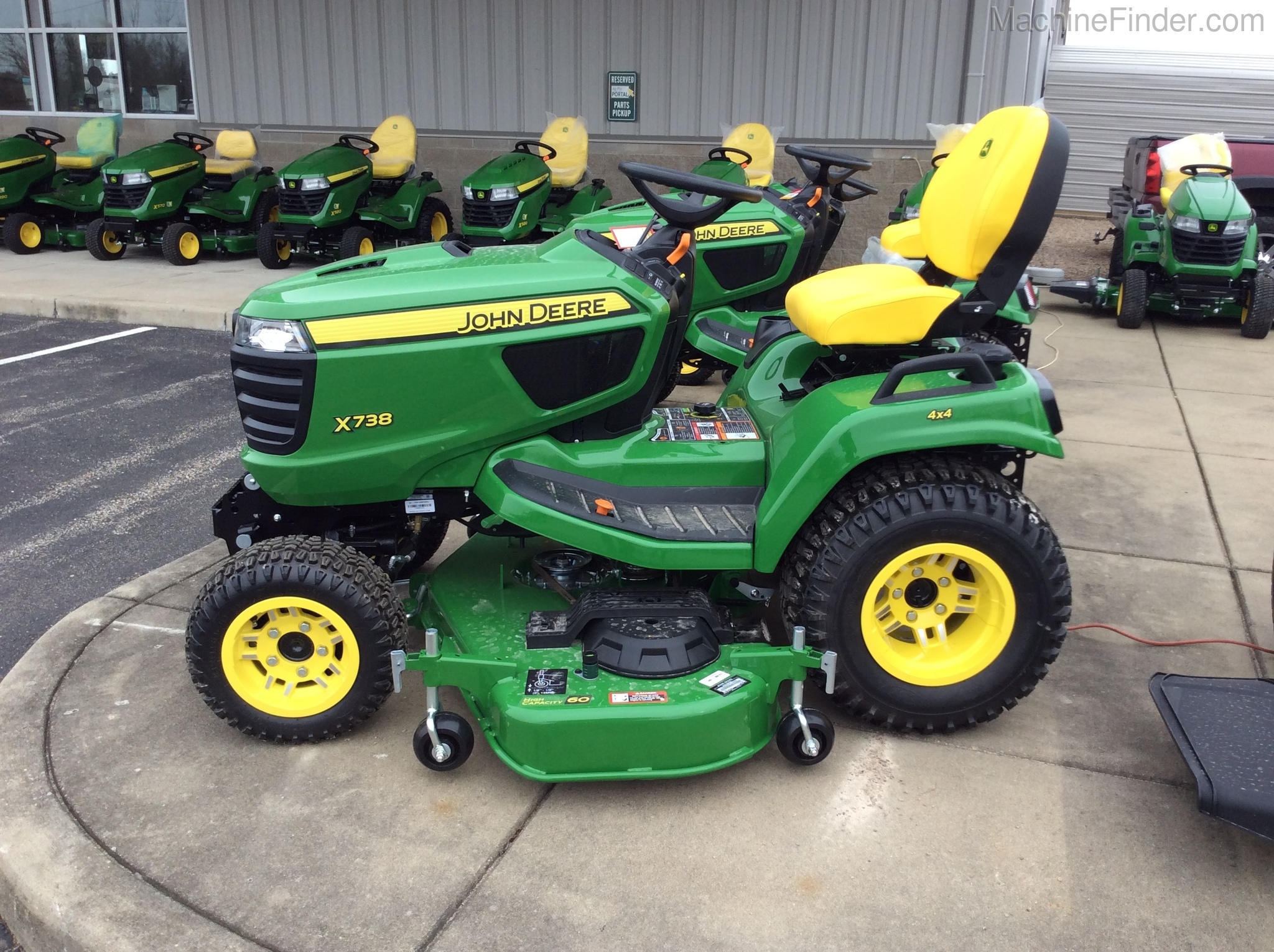 JOHN DEERE ジョンディア 2026 John Deere X738 | Lawn & Garden Tractors | MachineFinder