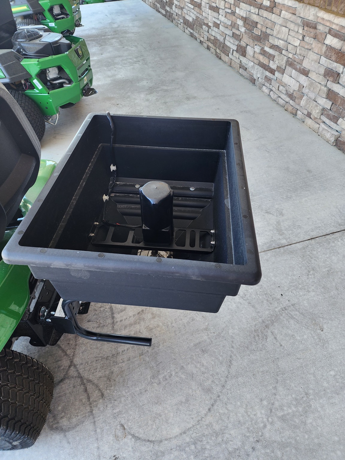 2023 John Deere X350 Image 4