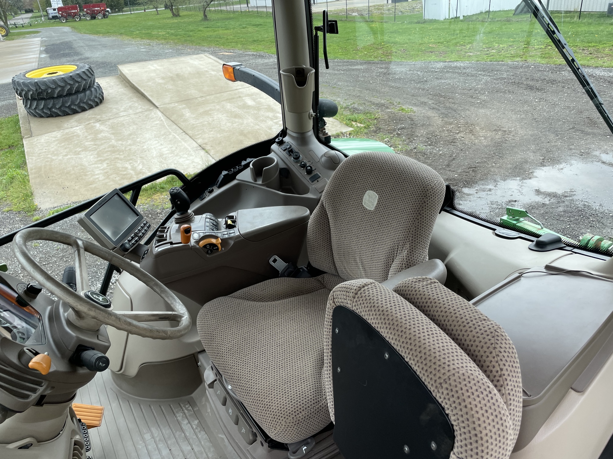 2015 John Deere 6175R Image 8