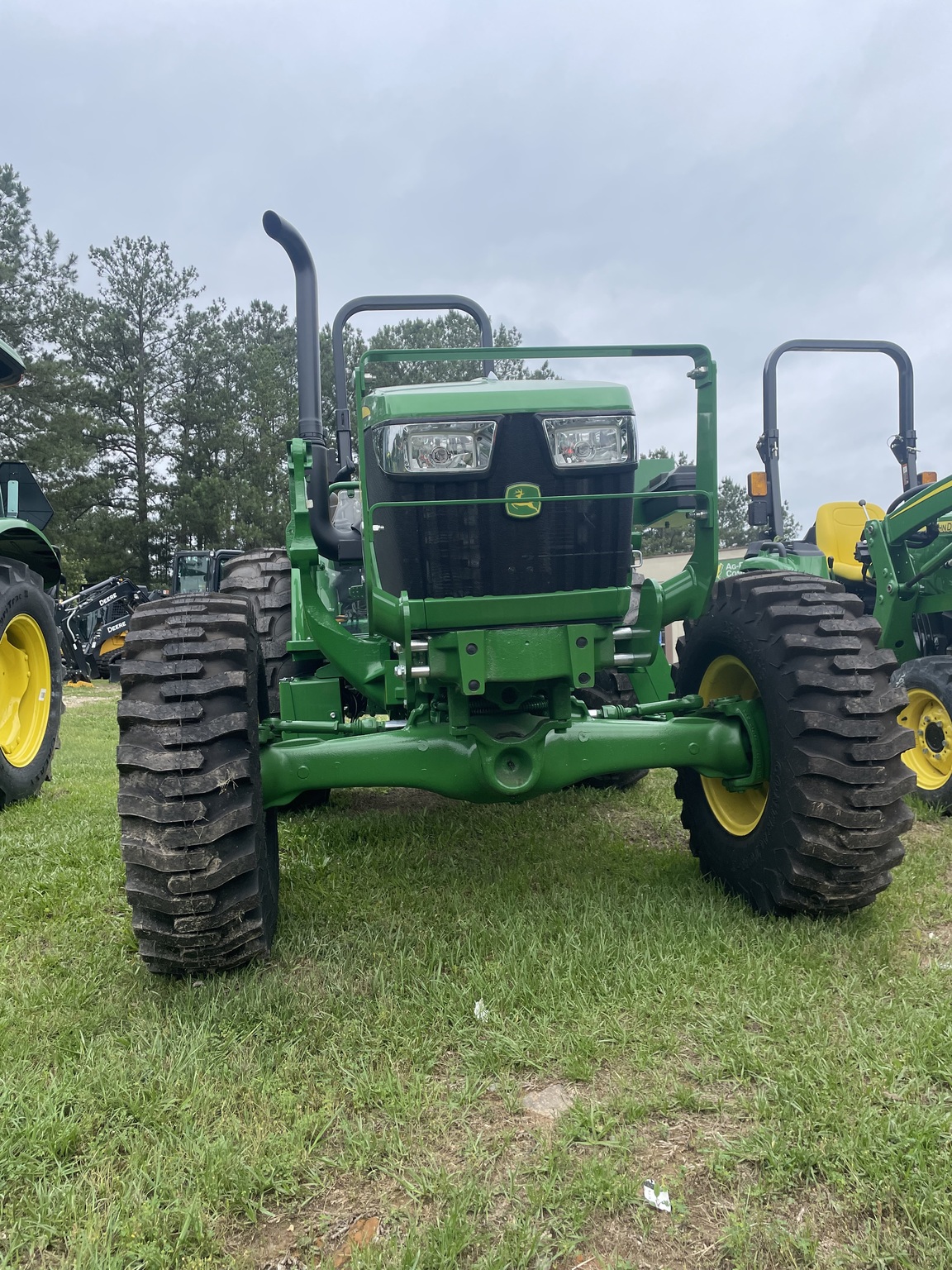 2022 John Deere 5045E Image 13