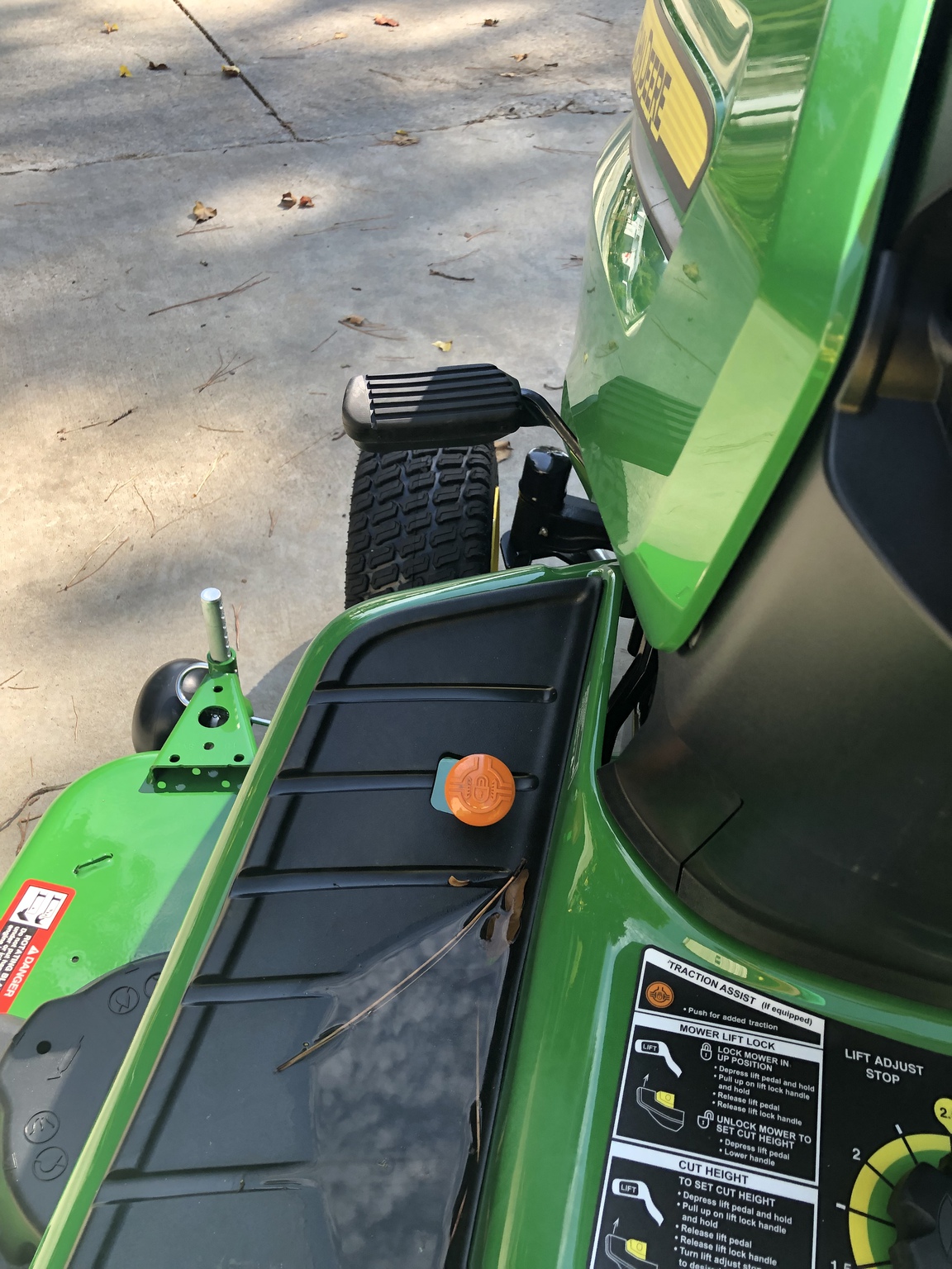 2023 John Deere X570 Image 1