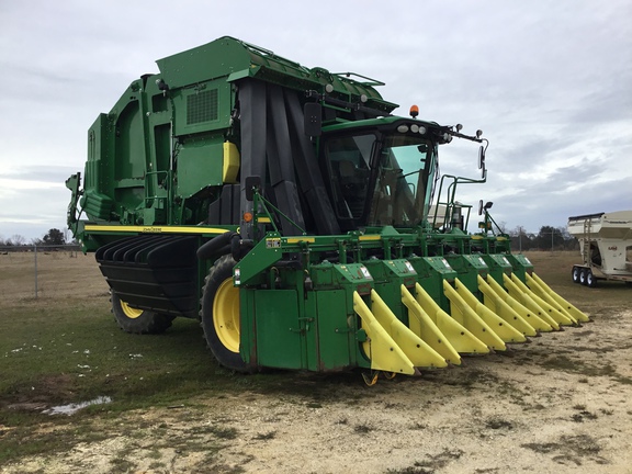 2015 John Deere CP690 Photo 3