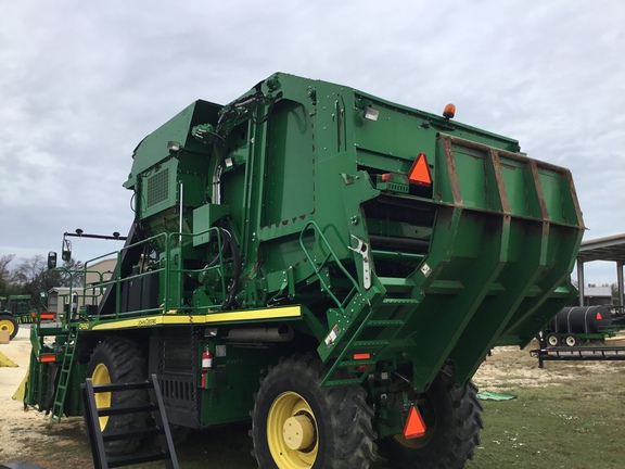 2015 John Deere CP690 Photo 6