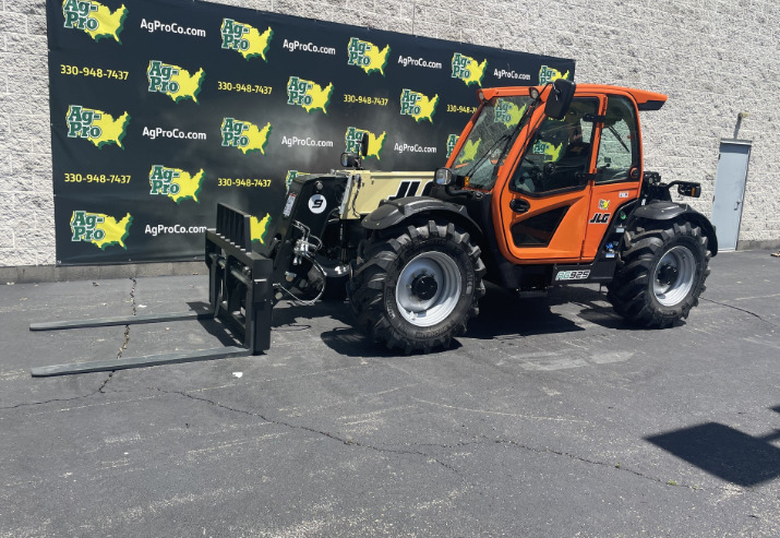 2024 JLG 925 Image 1