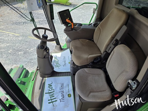 Photo of 2023 John Deere S780