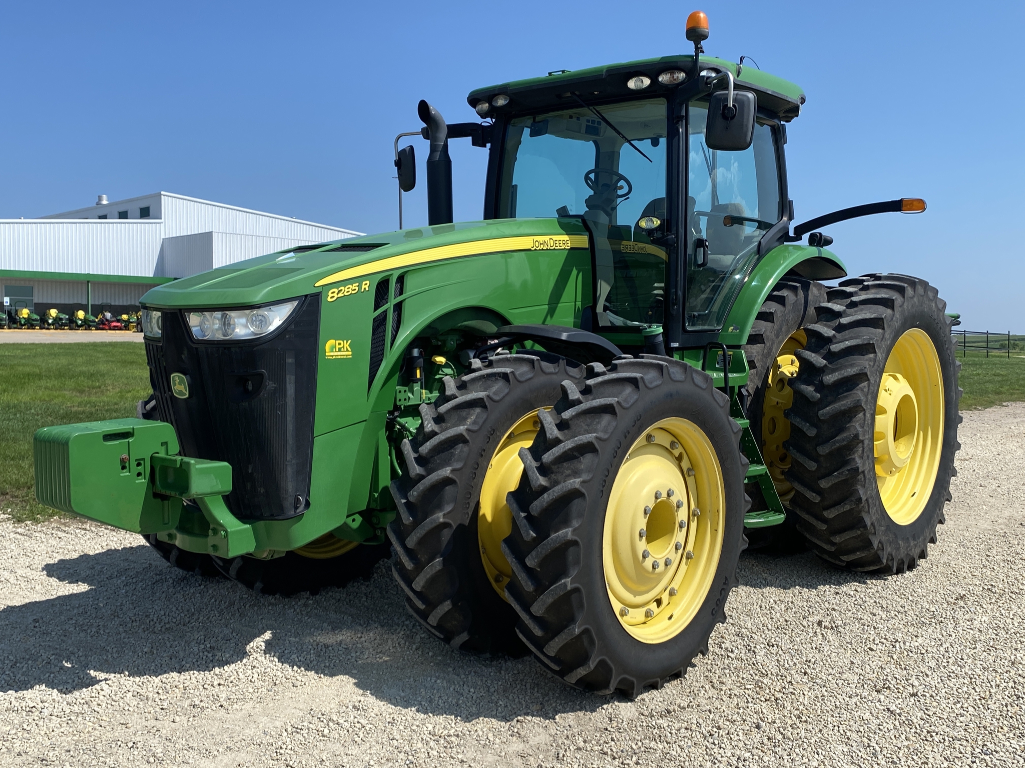 2011 John Deere 8285R Image 1