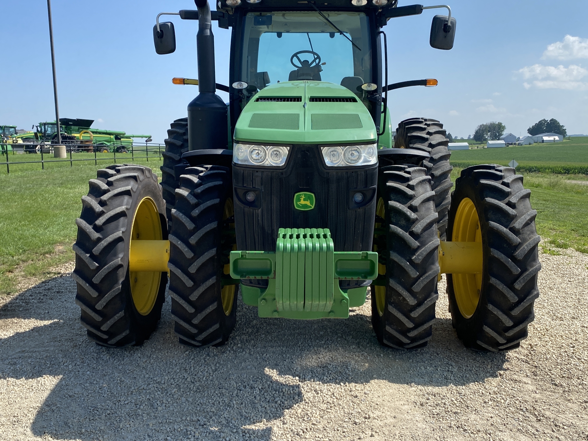 2011 John Deere 8285R Image 8