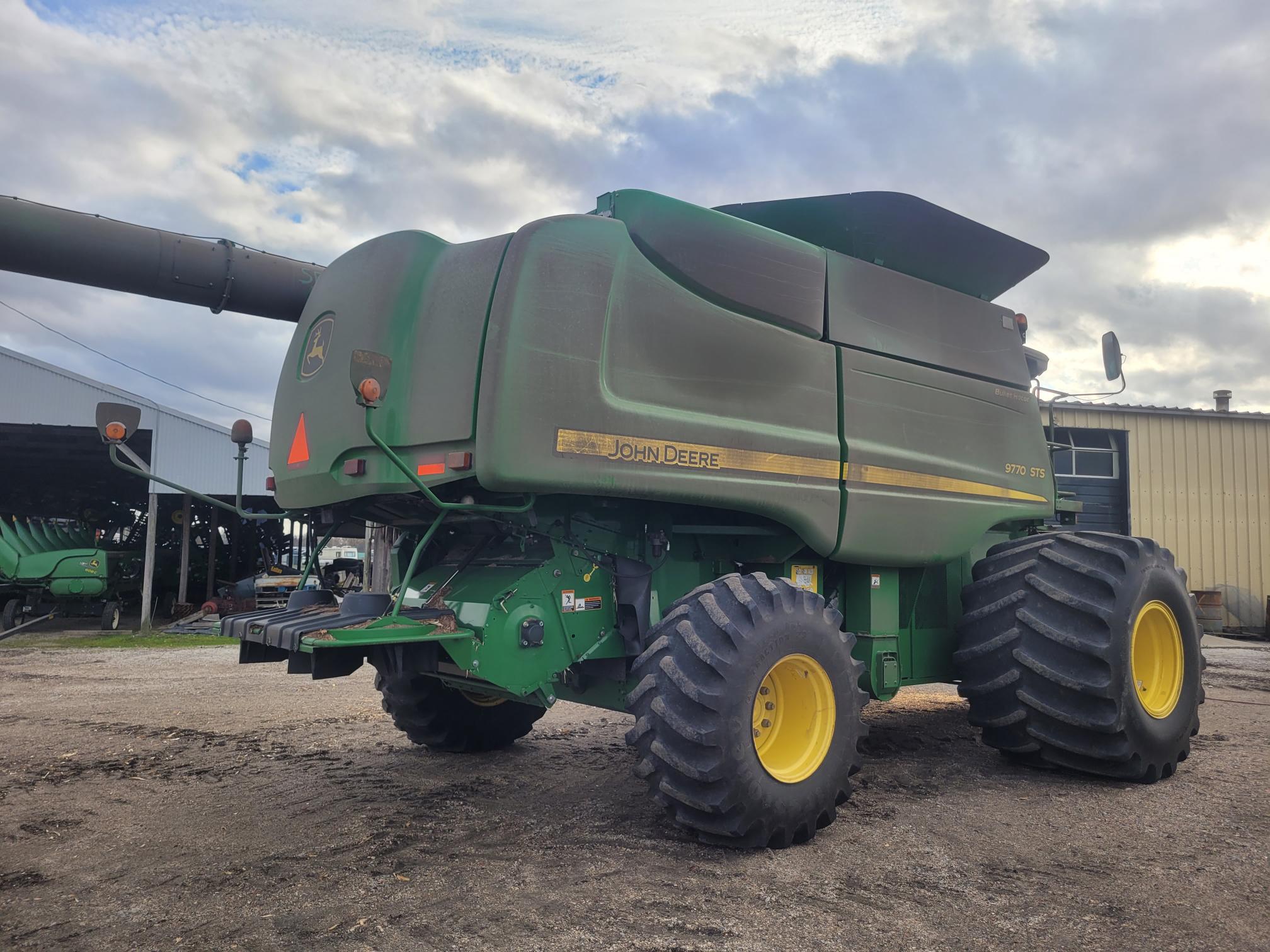 2010 John Deere 9770 STS Image 4