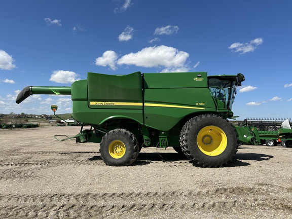 2024 John Deere S780 (2nd thumbnail)