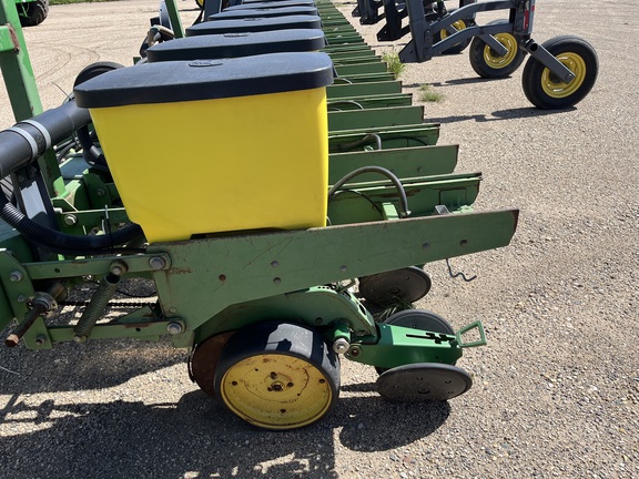  John Deere 24R22 - Photo34