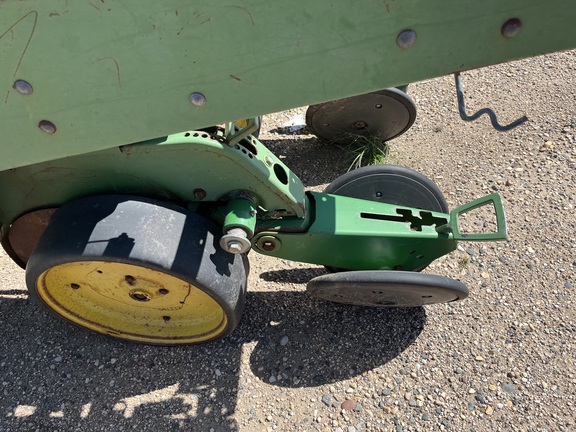  John Deere 24R22 - Photo35