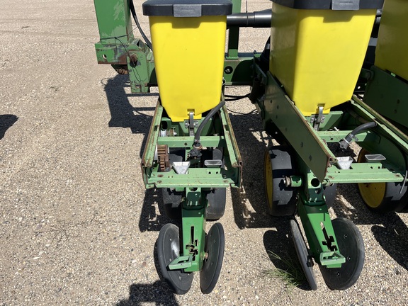  John Deere 24R22 - Photo36