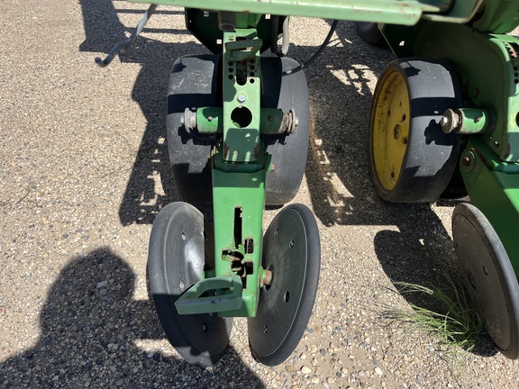  John Deere 24R22 - Photo37