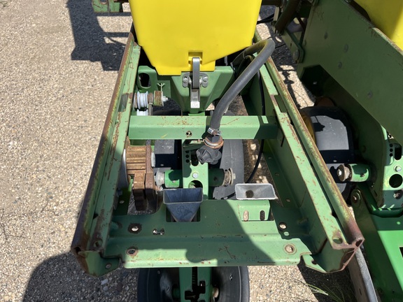  John Deere 24R22 - Photo38