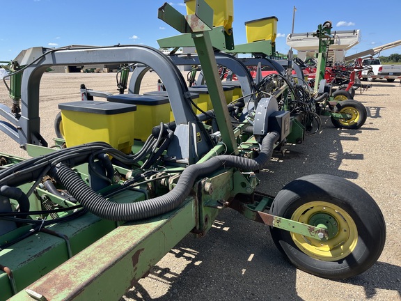  John Deere 24R22 - Photo41