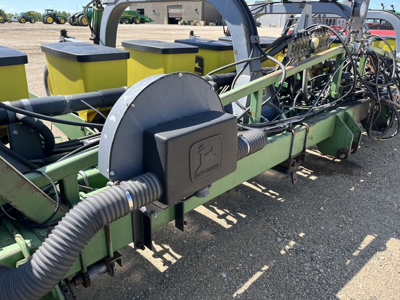  John Deere 24R22 - Photo42