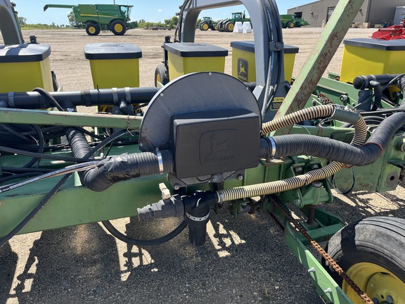  John Deere 24R22 - Photo43