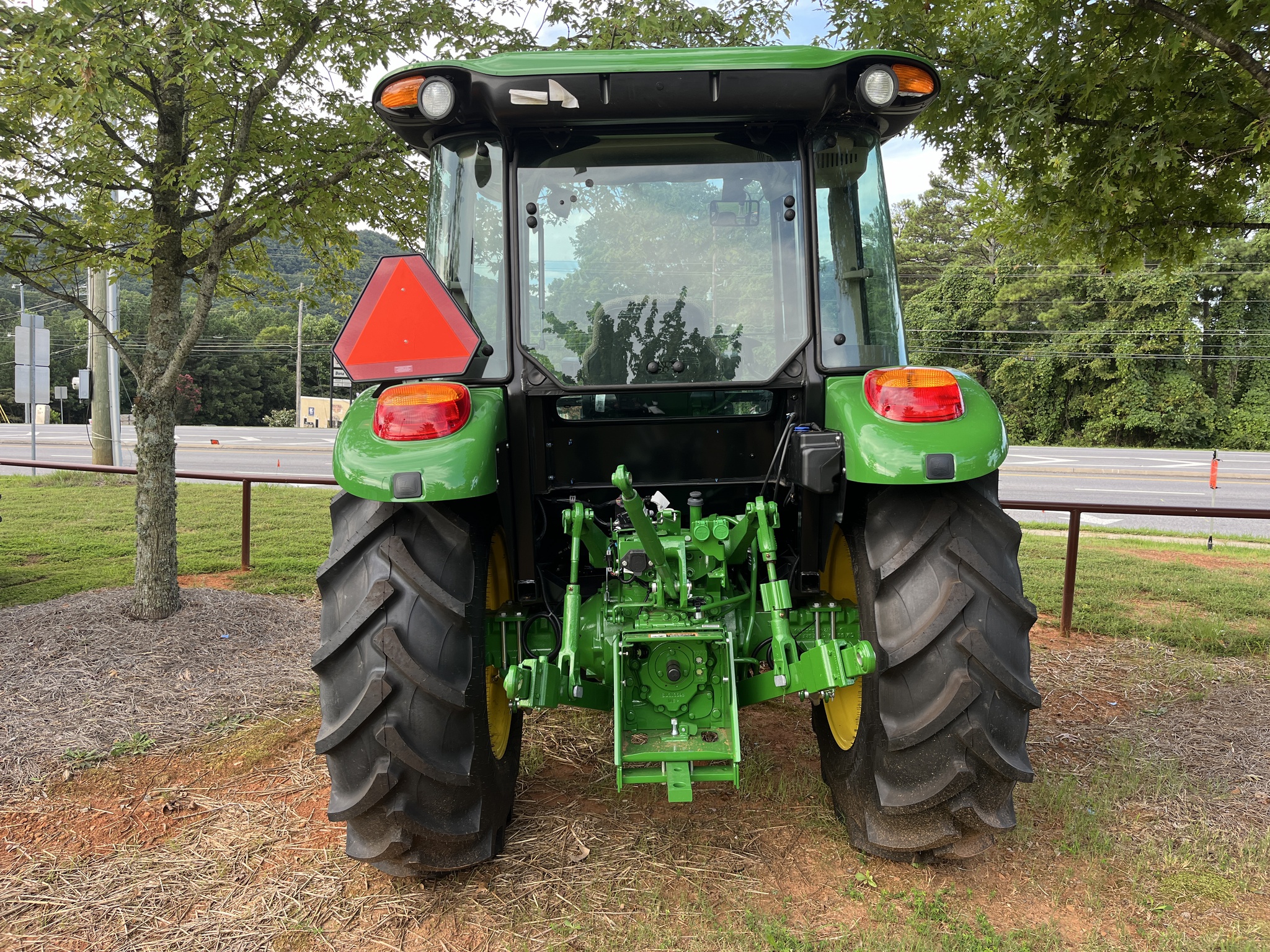 2024 John Deere 5067E Image 3