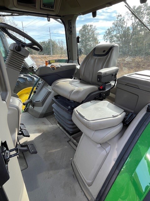 2023 John Deere 8R 370 Image 4